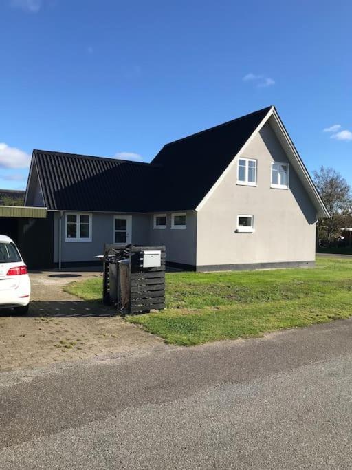 Hyggeligt Byhus Taet Ved Skov Og Togstation Ålbæk Eksteriør billede